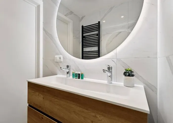 Raphaelle - Trendy Met 2 Slaapkamers Appartement