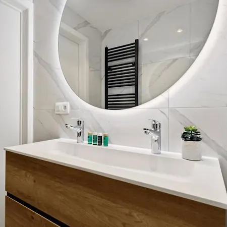 Raphaelle - Trendy Met 2 Slaapkamers Apartamento